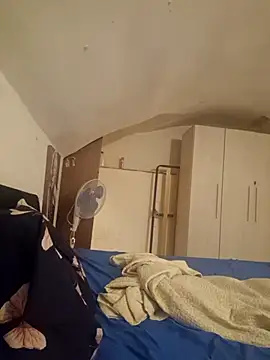 Snapshot of perla97 chatting on December 8, 1:14 pm perla97 online show from December 8, 1:14 pm