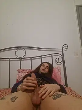 Snapshot of perla97 chatting on December 11, 8:18 pm perla97 online show from December 11, 8:18 pm