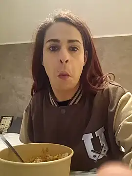 Snapshot of perla97 chatting on February 9, 7:19 pm perla97 online show from February 9, 7:19 pm