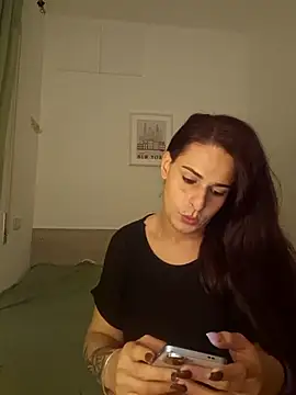 Snapshot of perla97 chatting on October 18, 6:41 pm perla97 online show from October 18, 6:41 pm