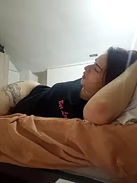 Snapshot of perla97 chatting on November 7, 5:13 pm perla97 online show from November 7, 5:13 pm