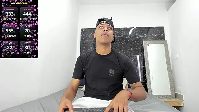 Snapshot of ada-brooke chatting on March 15, 11:49 am ada-brooke online show from March 15, 11:49 am