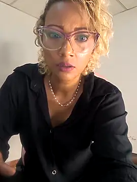 Amaliu  online show from March 17, 3:26 pm