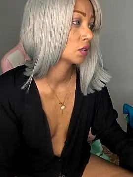 Snapshot of Amaliu_ chatting on May 8, 6:35 pm Amaliu online show from May 8, 6:35 pm