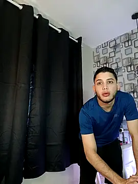 Snapshot of TommyandBillie chatting on November 21, 6:06 pm TommyandBillie online show from November 21, 6:06 pm