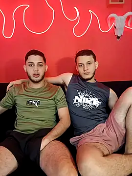 Snapshot of TommyandBillie chatting on November 24, 6:07 pm TommyandBillie online show from November 24, 6:07 pm