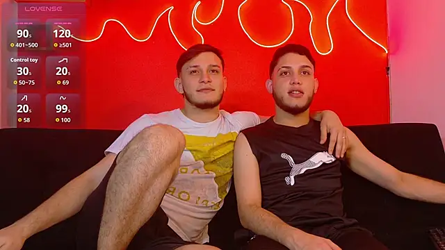 Snapshot of TommyandBillie chatting on December 5, 6:37 pm TommyandBillie online show from December 5, 6:37 pm