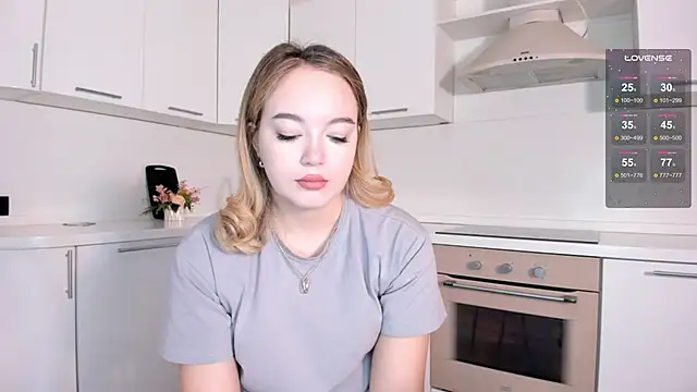 SheenaDollins online show from December 4, 6:44 am