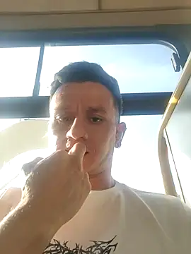 Snapshot of Andrewfalcon chatting on December 25, 12:15 pm Andrewfalcon online show from December 25, 12:15 pm