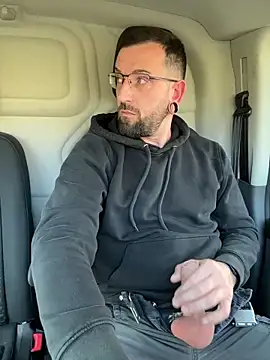 Snapshot of _Haptic_ chatting on March 7, 8:56 am Haptic online show from March 7, 8:56 am