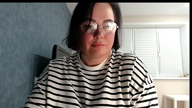 Nora Star online show from December 15, 8:02 pm