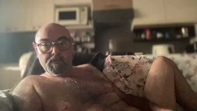 MM7026 online show from May 28, 4:15 pm