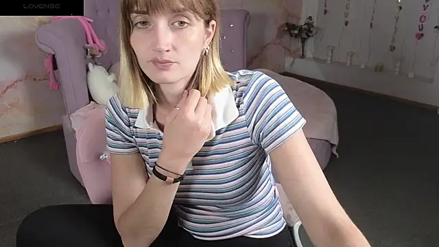 Snapshot of Nika_Kitten chatting on June 4, 6:30 am Nika Kitten online show from June 4, 6:30 am