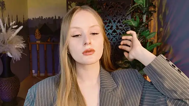 VivienLeeigh online show from November 28, 1:14 pm