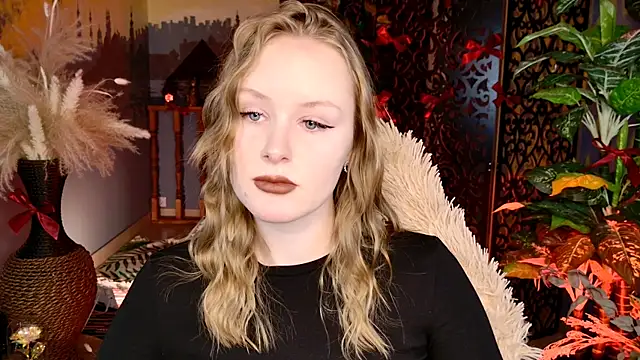 VivienLeeigh online show from February 13, 9:05 am