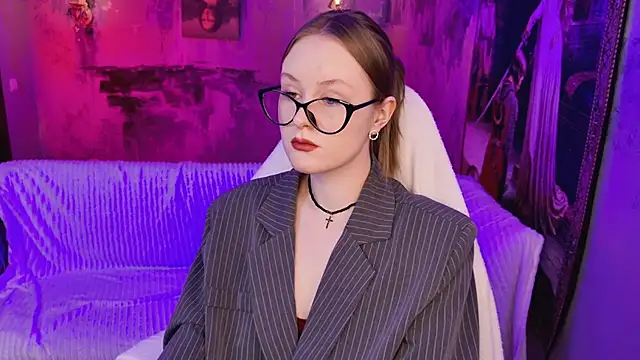 VivienLeeigh online show from April 27, 5:38 am