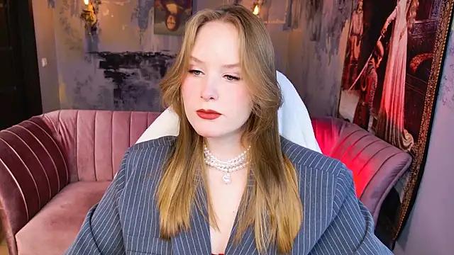 VivienLeeigh online show from May 4, 5:25 am