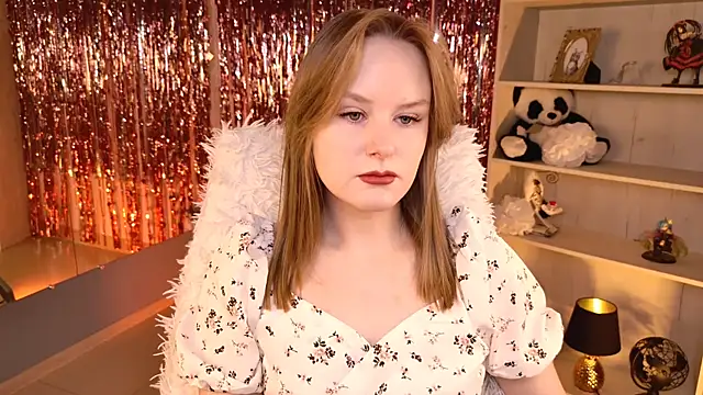 Snapshot of VivienLeeigh chatting on May 22, 5:14 am VivienLeeigh online show from May 22, 5:14 am