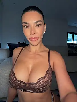 krissiswrld- online show from March 7, 3:42 pm