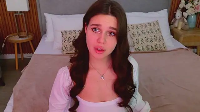 RihannaRose online show from October 6, 5:10 pm