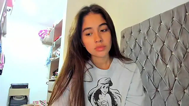 Snapshot of AriaMontgomery chatting on January 13, 9:08 am AriaMontgomery online show from January 13, 9:08 am