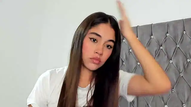 Snapshot of AriaMontgomery chatting on January 28, 4:29 am AriaMontgomery online show from January 28, 4:29 am