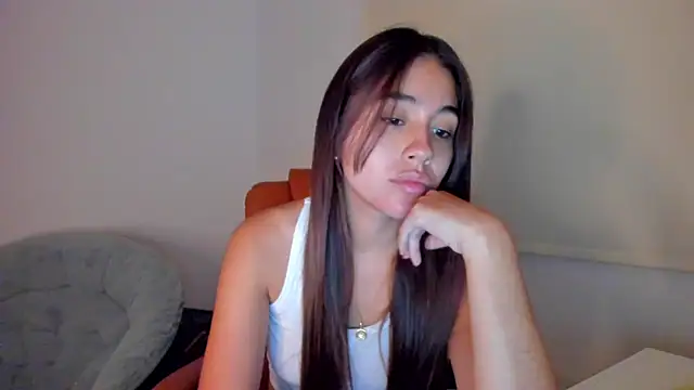 Snapshot of AriaMontgomery chatting on February 3, 10:14 am AriaMontgomery online show from February 3, 10:14 am