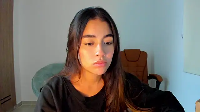 Snapshot of AriaMontgomery chatting on February 24, 8:06 am AriaMontgomery online show from February 24, 8:06 am