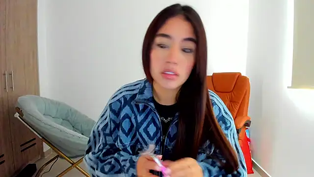 Snapshot of AriaMontgomery chatting on March 6, 12:09 pm AriaMontgomery online show from March 6, 12:09 pm