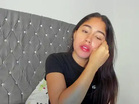 Snapshot of AriaMontgomery chatting on September 12, 4:01 am AriaMontgomery online show from September 12, 4:01 am