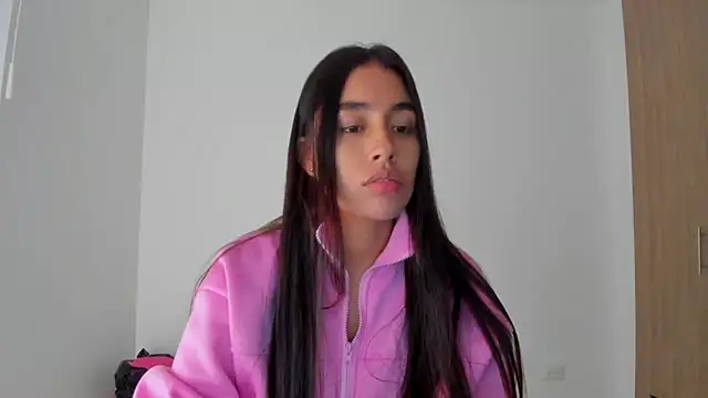 Snapshot of AriaMontgomery chatting on December 3, 8:56 am AriaMontgomery online show from December 3, 8:56 am