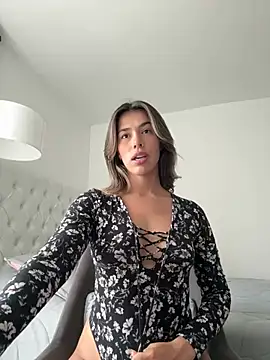 Eli818 online show from February 4, 8:06 pm