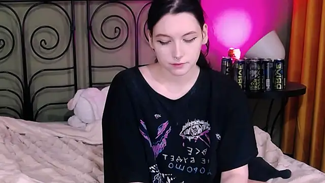 Snapshot of BlackyTea chatting on March 17, 3:14 am BlackyTea online show from March 17, 3:14 am