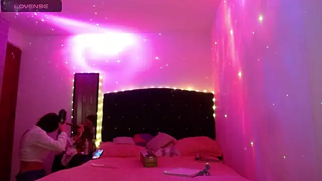 holy juli online show from October 19, 2:45 am