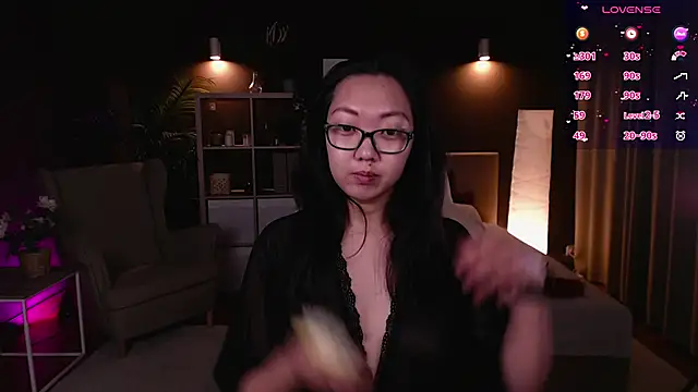 Snapshot of Marine_Vact chatting on October 10, 2:05 pm Marine Vact online show from October 10, 2:05 pm