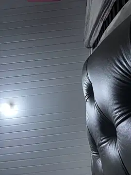 luara1988 online show from December 17, 9:15 am