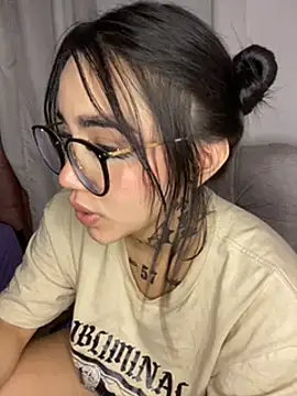 Snapshot of Nickiiiii chatting on January 3, 6:11 am Nickiiiii online show from January 3, 6:11 am