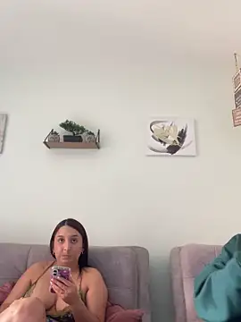 Snapshot of Nickiiiii chatting on February 10, 6:35 pm Nickiiiii online show from February 10, 6:35 pm