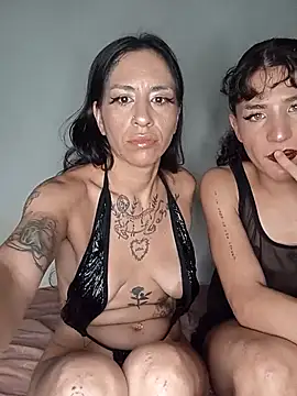 Snapshot of LaCristinatrans chatting on February 17, 11:44 pm LaCristinatrans online show from February 17, 11:44 pm