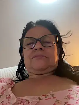 Snapshot of Sharongirl07 chatting on May 17, 12:52 am Sharongirl07 online show from May 17, 12:52 am