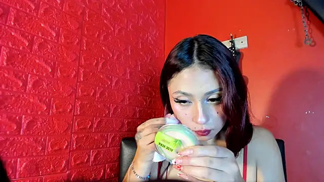 Snapshot of Monttserratt chatting on November 24, 7:13 pm Monttserratt online show from November 24, 7:13 pm