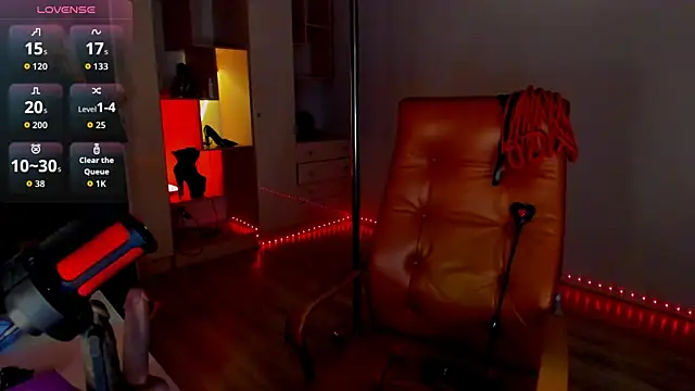 mollyposhh online show from February 27, 7:25 pm