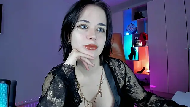 Snapshot of mollyposhh chatting on June 28, 7:42 pm mollyposhh online show from June 28, 7:42 pm