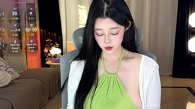 sweateanv  online show from December 29, 7:50 am