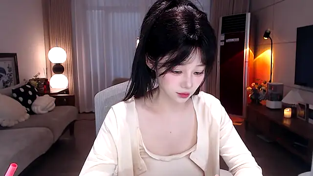 sweateanv  online show from March 11, 7:47 am