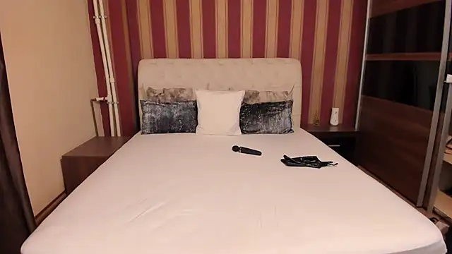 AshPage online show from March 8, 9:07 pm