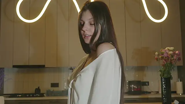 whisper of love online show from November 8, 2:23 am