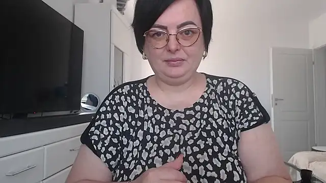 Amandamuller1982 online show from April 28, 7:13 am