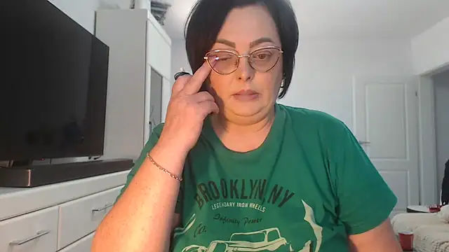 Amandamuller1982 online show from June 13, 9:18 am