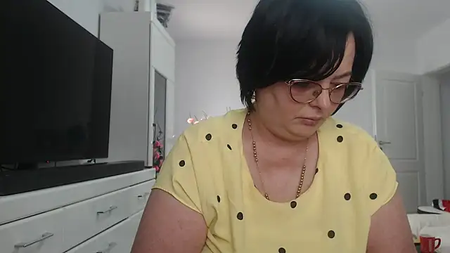 Amandamuller1982 online show from June 17, 1:45 pm